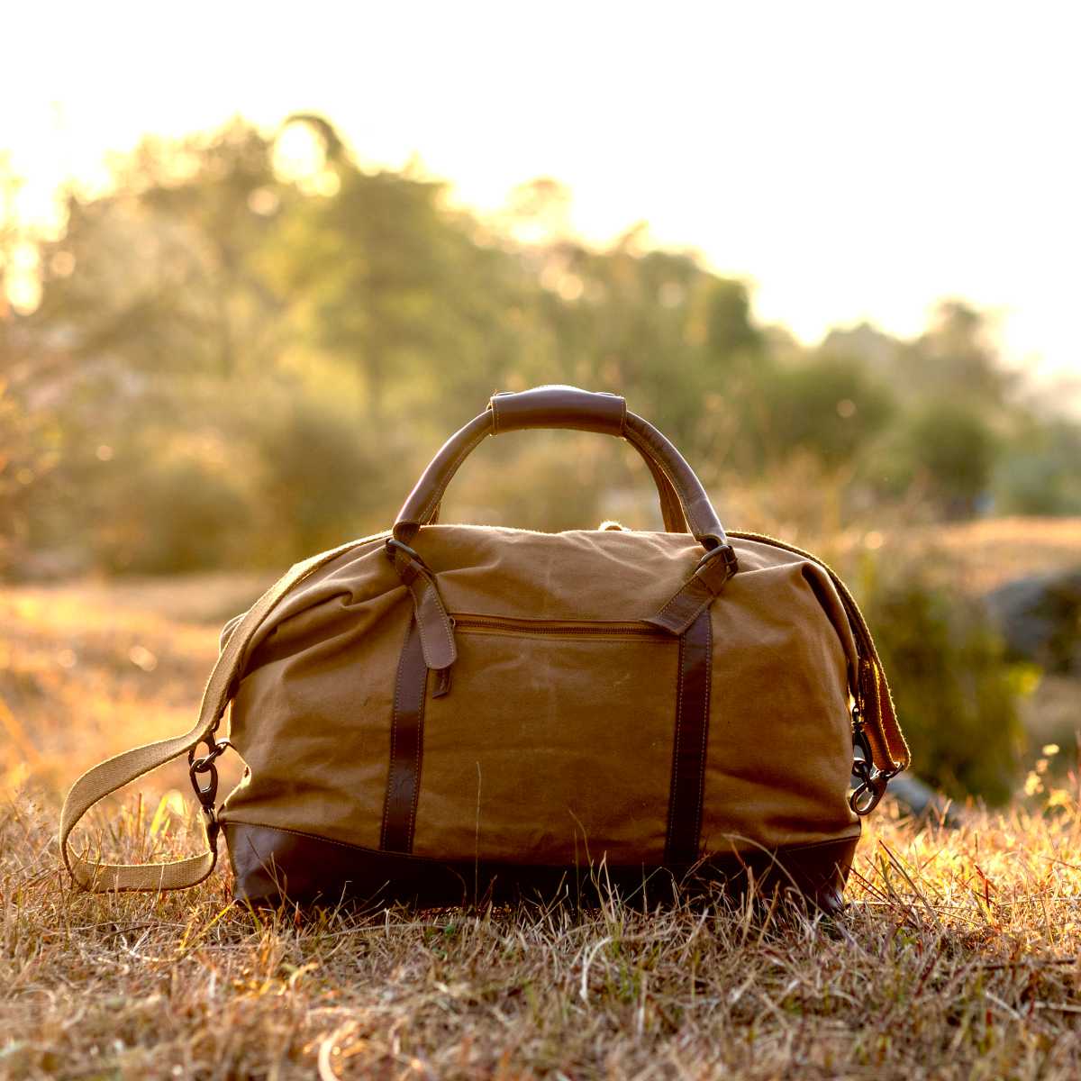 10 Easy Weekender Bags For Stylish Travelers